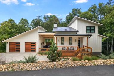 Main picture of 56 Creek Run Rd