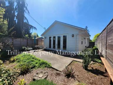 Main picture of 5210 SE 48th Ave