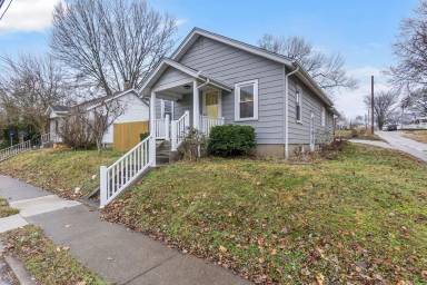 Main picture of 223 Daisy Ave