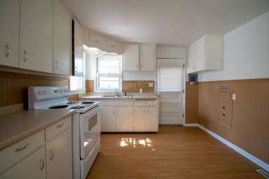 Main picture of 2541 N Garfield Ave