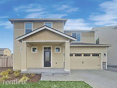 Main picture of 6901 35th Pl NE