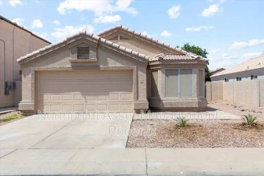 Main picture of 525 N Val Vista Dr
