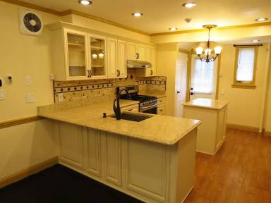 Main picture of 33 Wisteria Ave