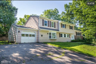 Main picture of 1 Shady Ln