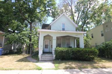 Main picture of 438 Woodlawn St SE