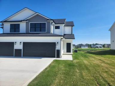 Main picture of 2810 Kestrel St