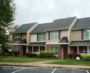 Main picture of 447 W I Pkwy