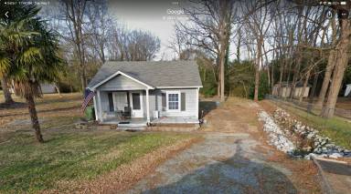Main picture of 107 E Main St