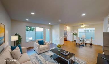 Main picture of 431 W Bay St