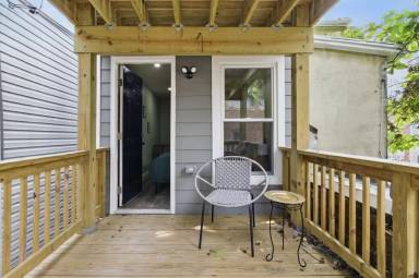 Main picture of 1232 W Lombard St