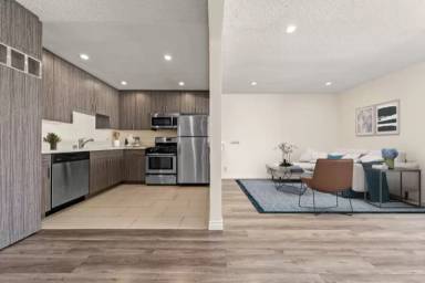 Main picture of 255 N Union Ave