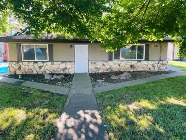 Main picture of 5738 Garfield Ave