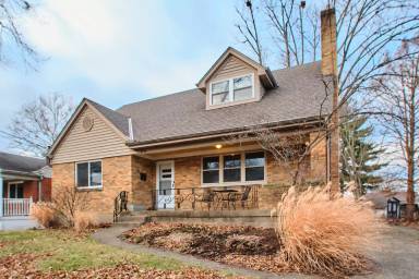 Main picture of 2784 Breezy Way