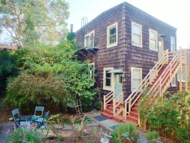 Main picture of 463 Greenwich St