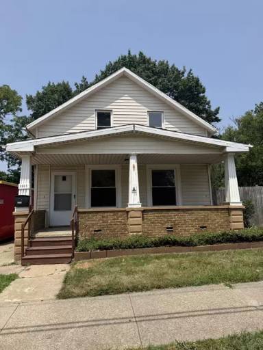 Main picture of 9805 Nelson Ave
