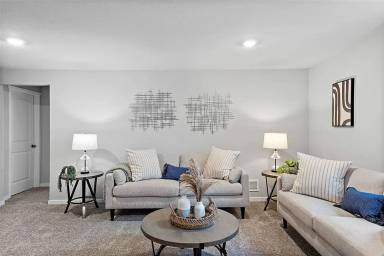 Main picture of 1407 NE Crossing Oaks Dr