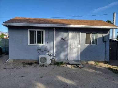 Main picture of 1355 W 5th St