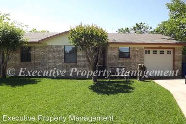 Main picture of 812 Kelly Cir