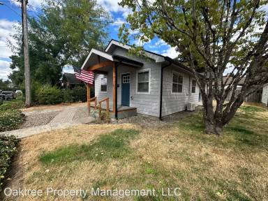 Main picture of 540 18th St NE