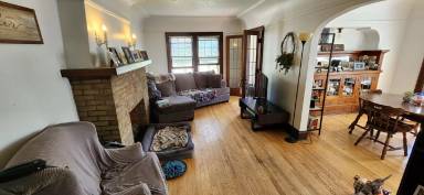 Main picture of 5104 W Wisconsin Ave