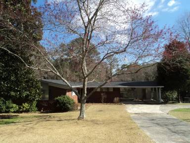 Main picture of 1882 Holly Springs Rd NE