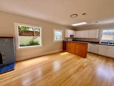 Main picture of 230 W H St