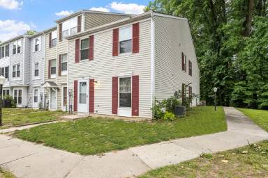 Main picture of 2401 Greenwood Dr
