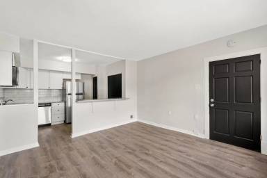 Main picture of 644 Center Ave