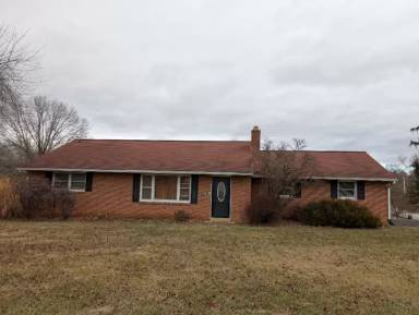 Main picture of 2039 Pine Dr