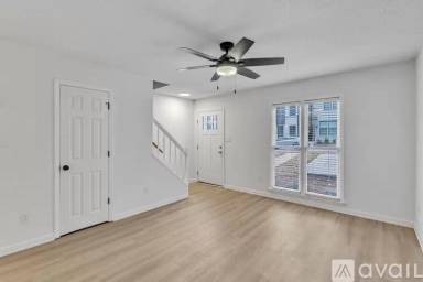 Main picture of 104-106 N Franklin St