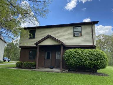 Main picture of 612 N Four Mile Run Rd