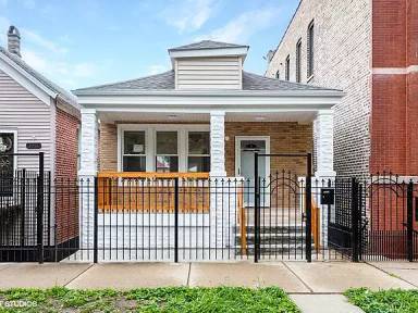 Main picture of 2942 S Poplar Ave