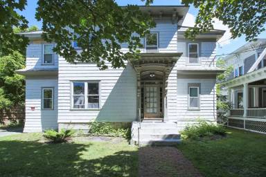 Main picture of 9 Reynolds Ave