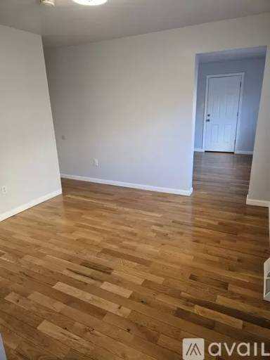 Main picture of 10 Ring St