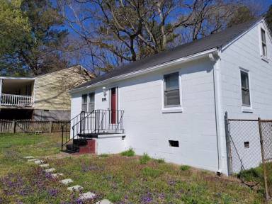 Main picture of 2800 Milhorn St