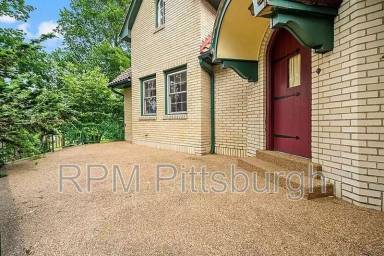 Main picture of 1302 Mount Royal Blvd