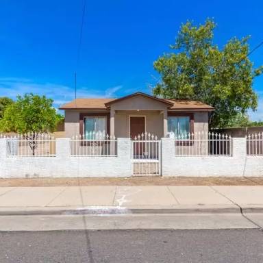 Main picture of 122 W 8th Ave