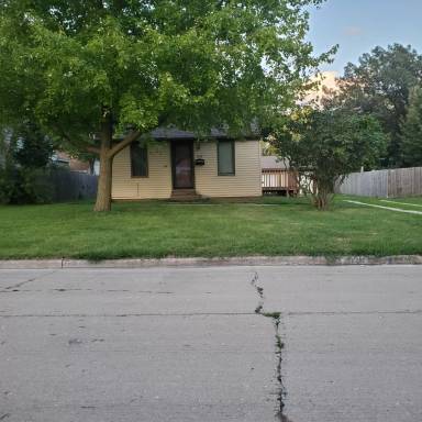 Main picture of 1020 N 5th Ave