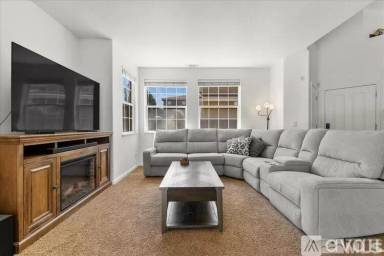 Main picture of 2572 Roman Dr