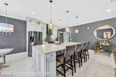 Main picture of 11001 Gulf Reflections Dr