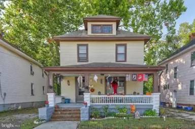Main picture of 220 Hazel Ave