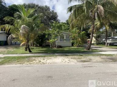 Main picture of 316 SW 21st St