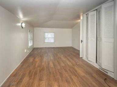 Main picture of 935 W Lovell St