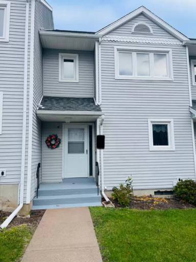 Main picture of 19 Oak Ridge Dr