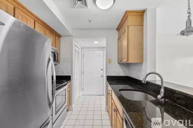 Main picture of 717 Washington St