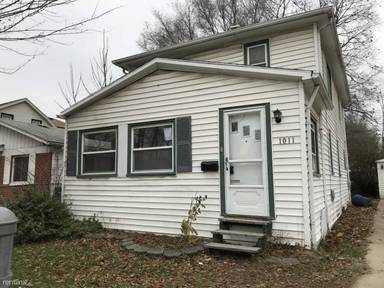 Main picture of 1011 E Elza Ave