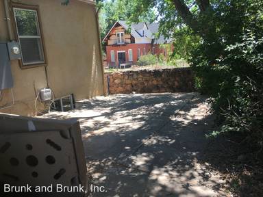 Main picture of 2617 Robinson St