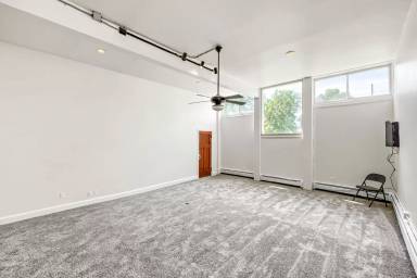 Main picture of 415 W 4th Ave