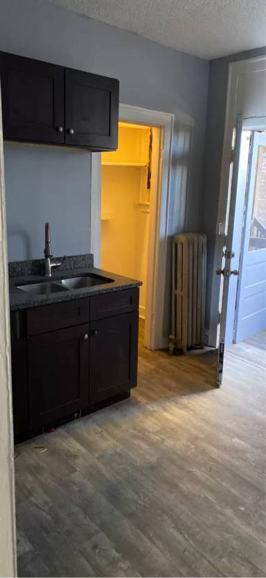 Main picture of 1614 W 82nd St