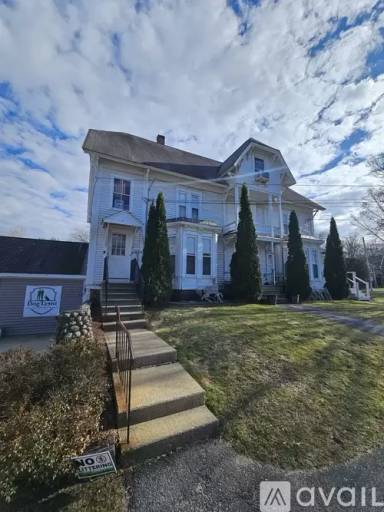 Main picture of 1 Tucker St